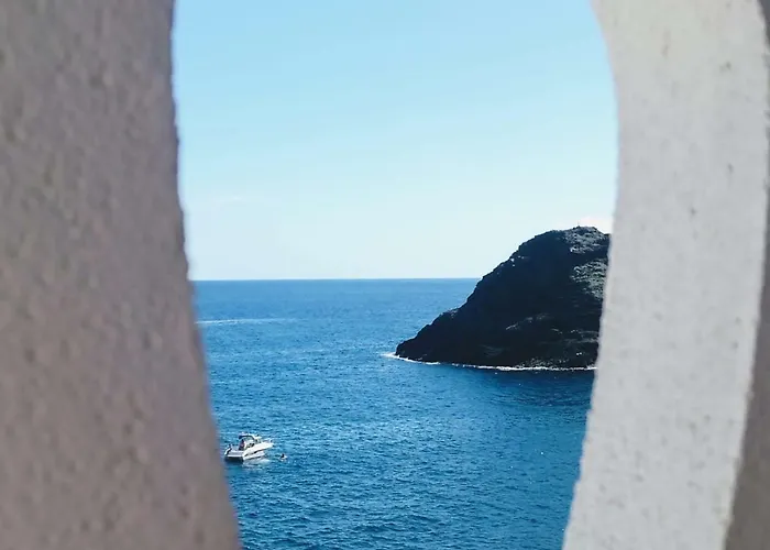 Caleta Roques Nyaraló *