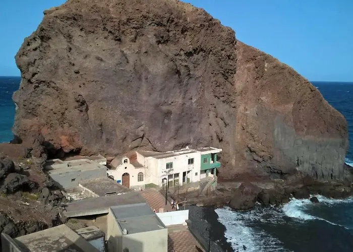 Caleta Roques Nyaraló
