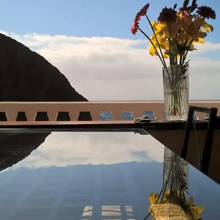 בית נופש Caleta Roques *